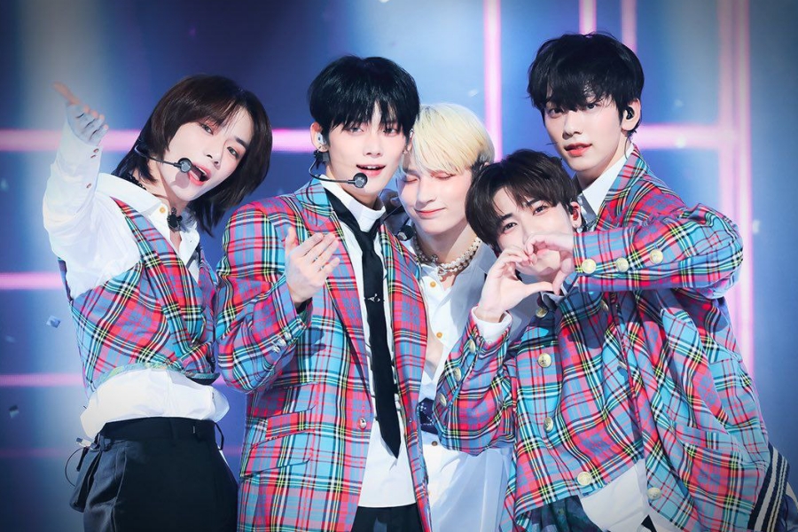 TXT 成为历史上第二位连续 60 周登上 Billboard 200 的 K-Pop 艺人，《The Name Chapter: FREEFALL》重新进入排行榜