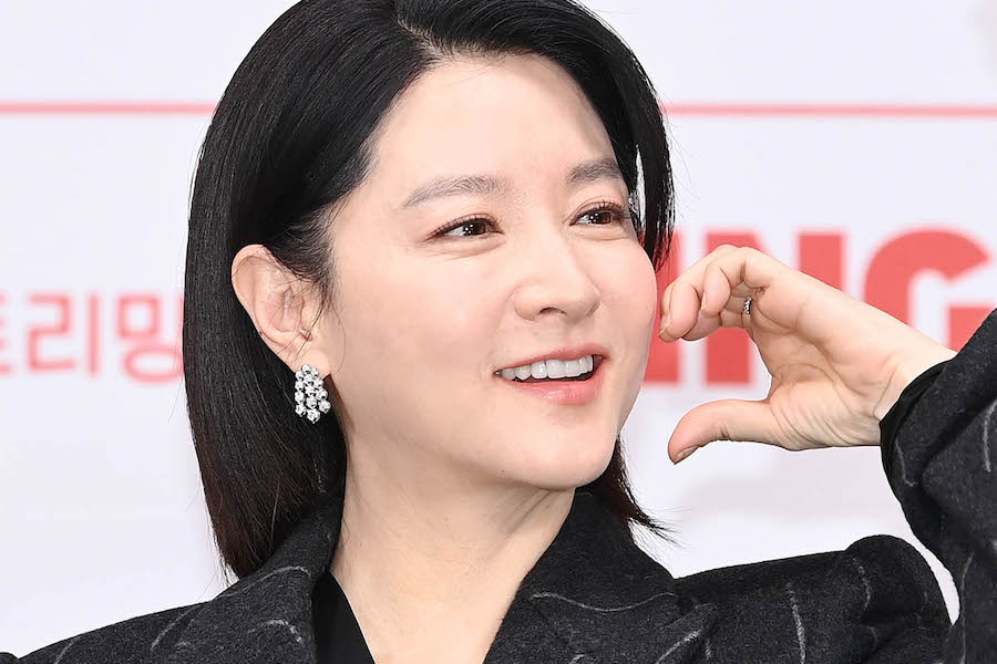 李英爱正在洽谈主持新脱口秀节目 + KBS 简评