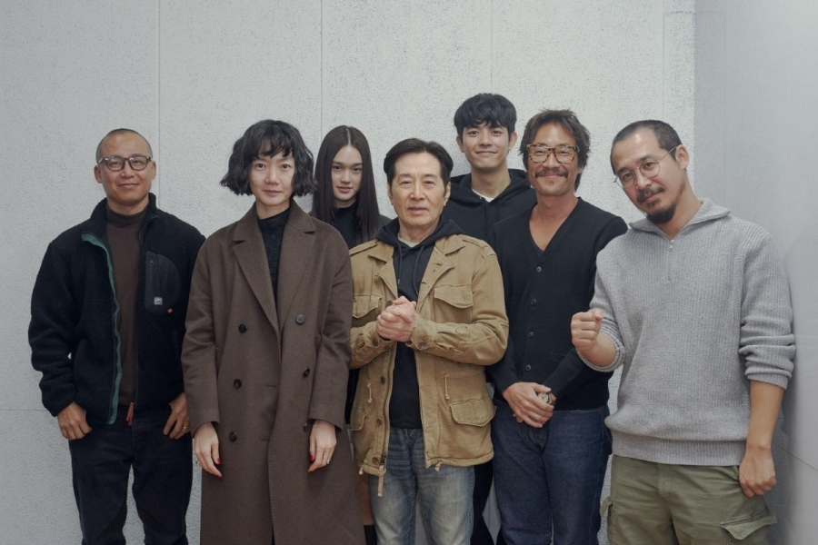 裴斗娜、柳承范、龙门等人在即将上映的惊悚剧剧本朗读中印象深刻