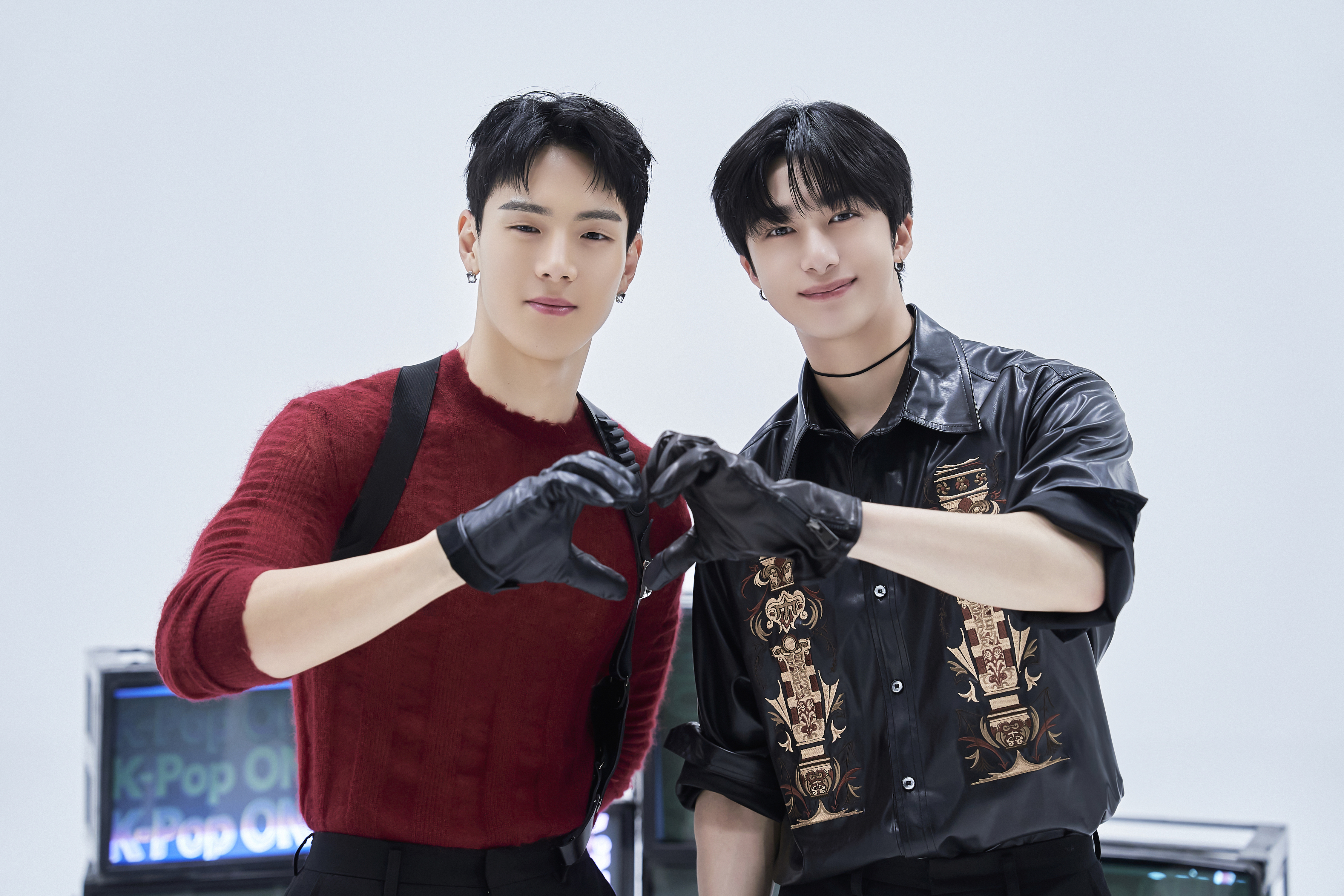 独家：MONSTA X 的 Shownu X Hyungwon 谈论展望 2PM 以及他们为 Spotify 的 K-Pop ON 翻唱的《I Hate You》！首届 Crush 活动