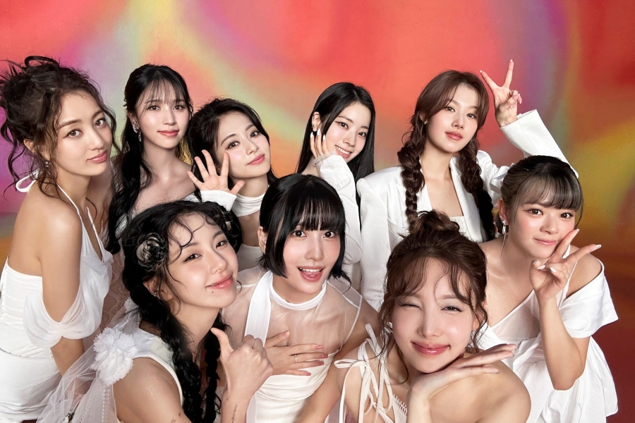TWICE 在 Billboard 200 排行榜上首次排名第一，《With YOU-th》创下 2024 年美国专辑销量最高的一周