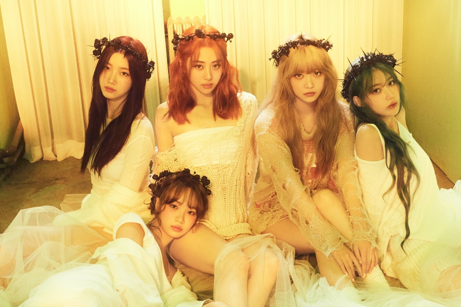LE SSERAFIM 以“EASY”出道两张不同专辑成为最快进入 Billboard 200 前十名的 K-Pop 女团