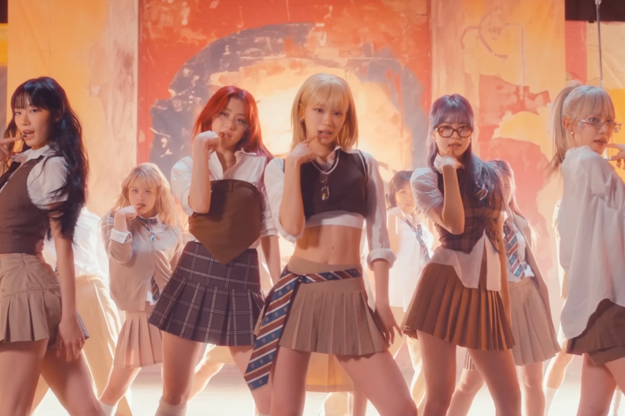 观看：LE SSERAFIM 凭借引人注目的“Smart”MV 带来惊喜