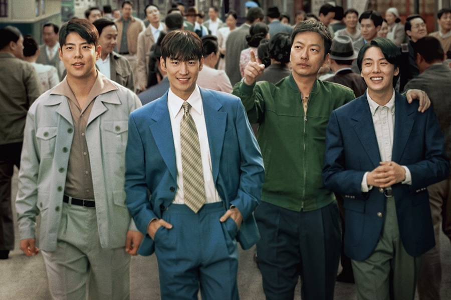 李帝勋、李东辉等人在《首席侦探1958》海报中变身热情侦探 