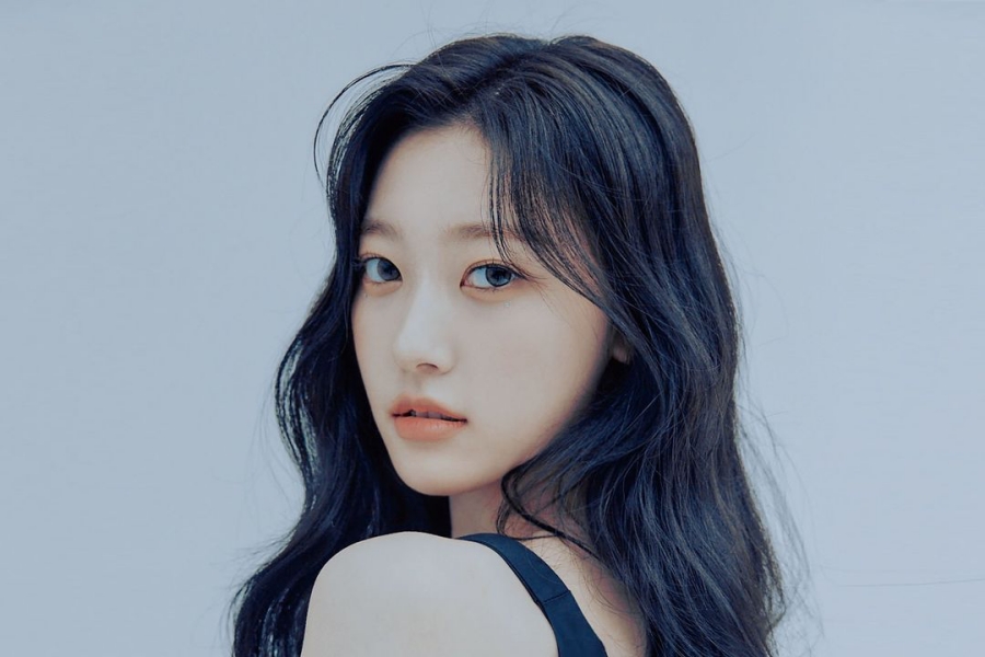 LOONA 的 Choerry 发布了 ARTMS 的官方个人资料照片