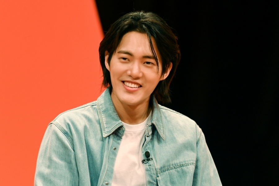 《荣耀》男星金健宇选出最接近自己理想型的女演员+透露他通过了JYP的两轮试镜