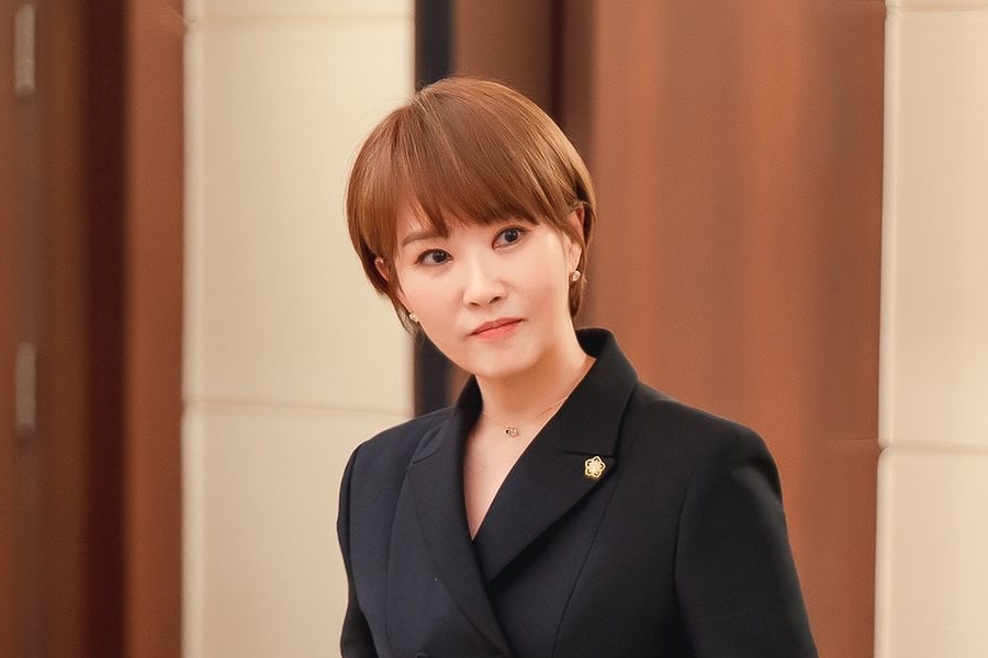 金宣儿是《假面女王》中隐藏议程的明星律师