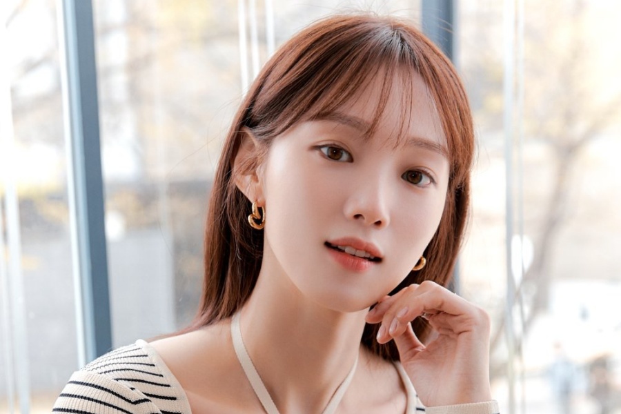 李圣经谈到她的“称之为爱”角色的困难以及与联合主演金英光的约会传闻
