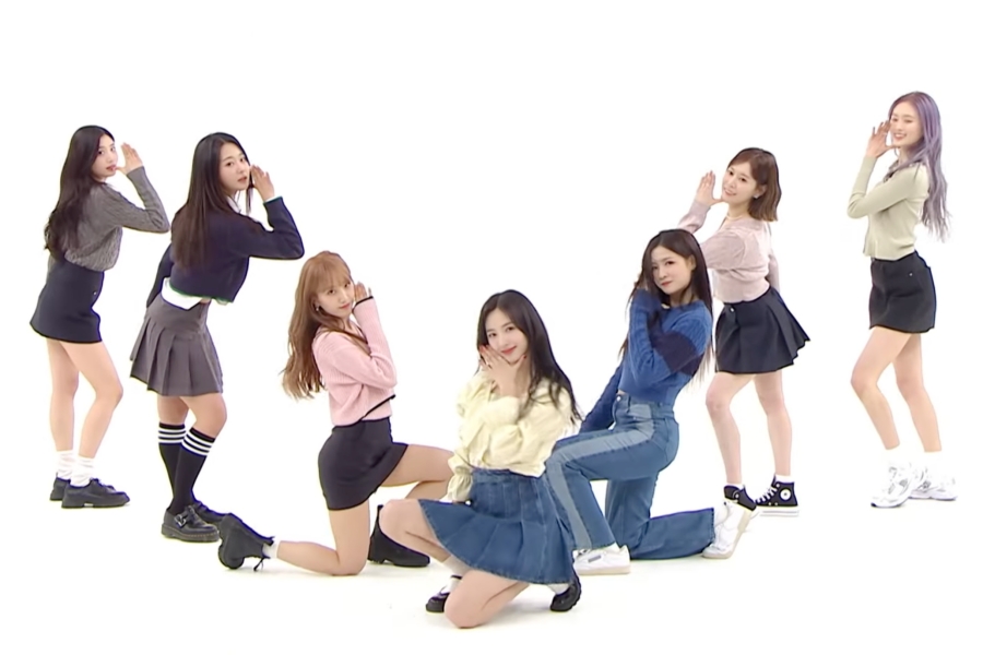 观看：Cherry Bullet 翻唱《每周偶像》TWICE、NewJeans、(G)I-DLE、IVE 