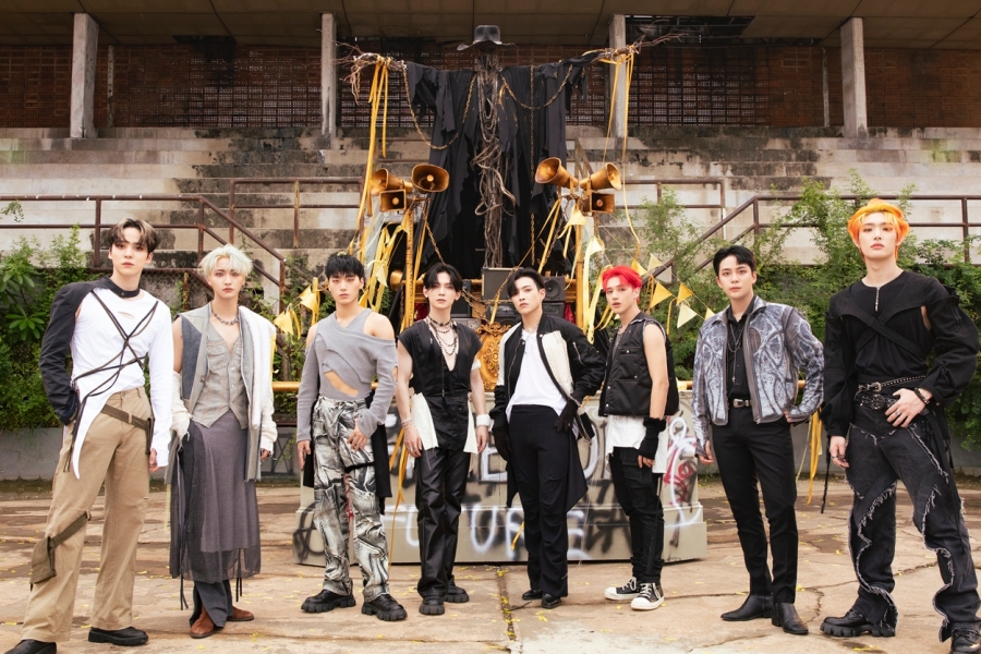 ATEEZ 的“SPIN OFF : FROM THE WITNESS”重新进入 Billboard 200，排名第 15 + 成为他们的第一张连续 3 周上榜的专辑
